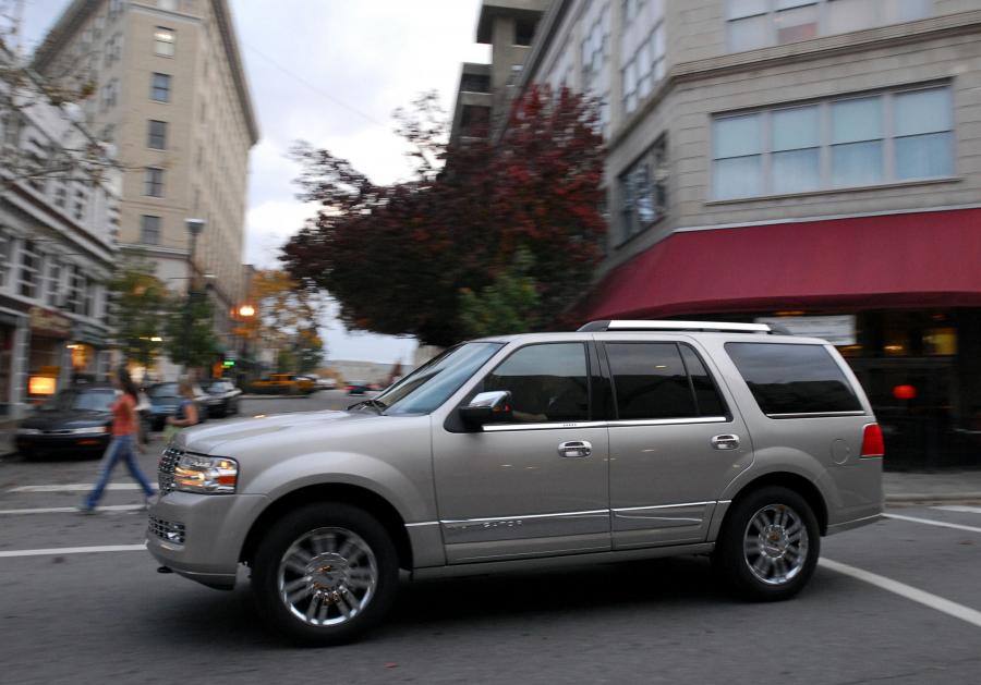  Lincoln Navigator 2006 года  (фото 56 из 82)